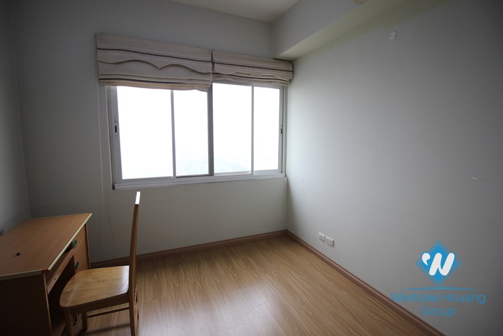 An bright apartment for rent in E ciputra